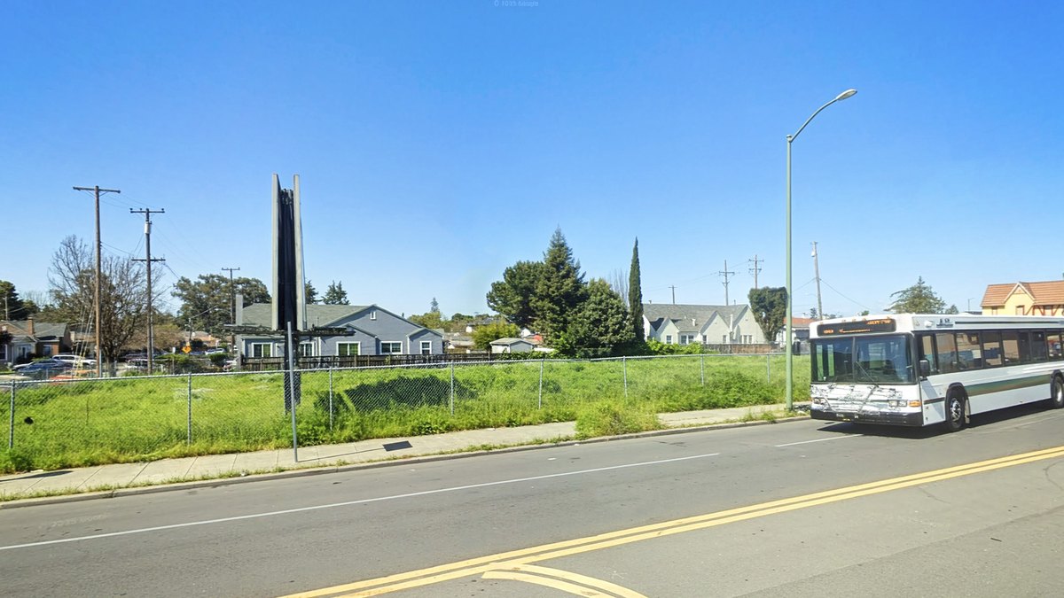 15,000-Square-Foot California Lot Sells for $10 Despite Being Worth $1M