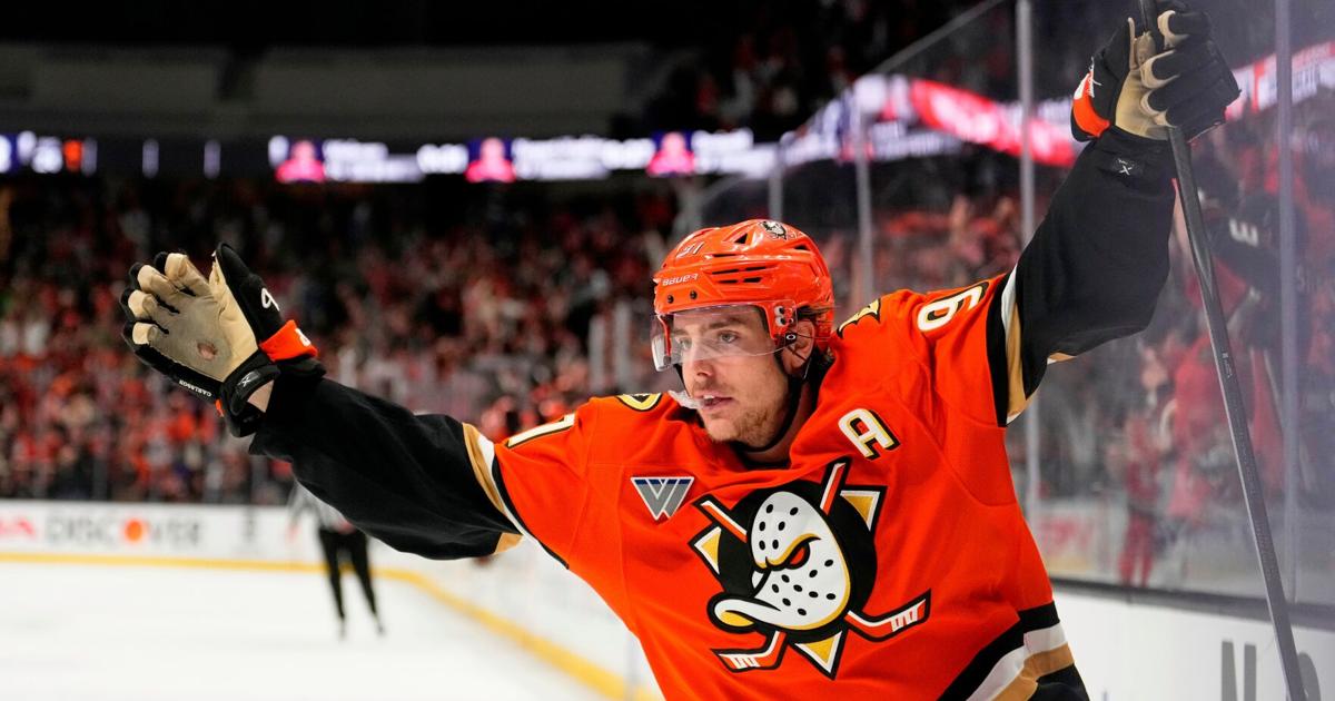 Flyers sign Ducks center Carlsson to 5-year, $90 million offer sheet; Anaheim has 7 days to match | National Sports