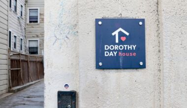 Facing $30M deficit, Berkeley eliminates Mobile Crisis Team, reduces shelters, wellness services | Housing