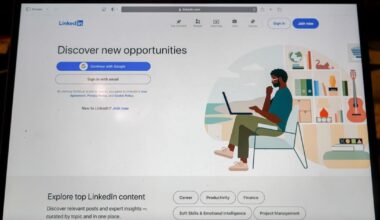 How to stand out in a job market full of AI | How To