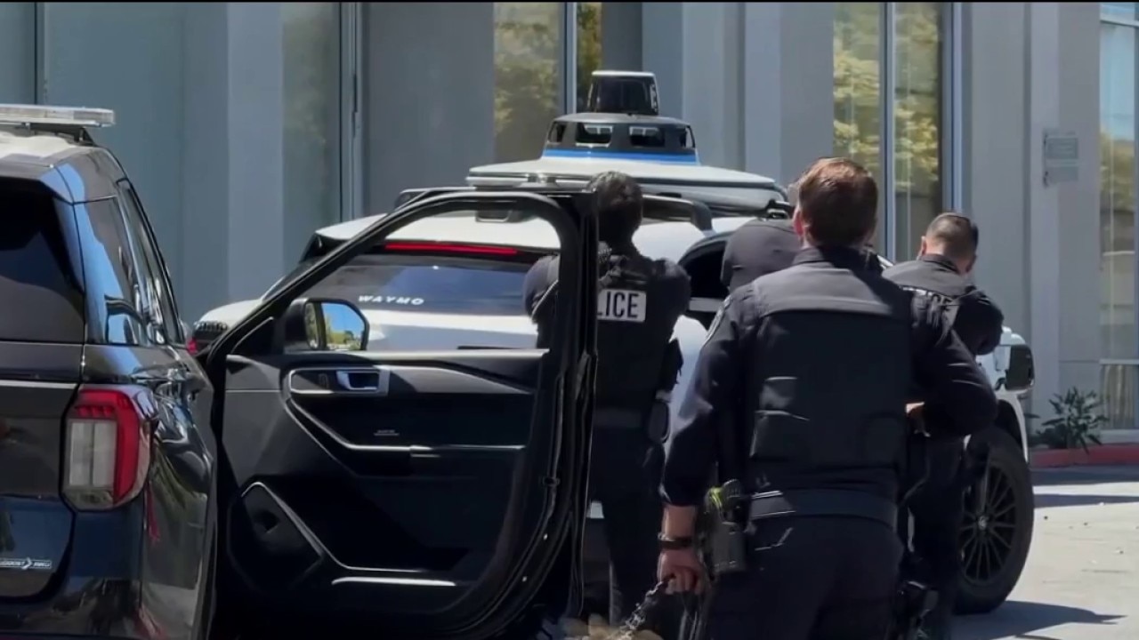 Waymo pulls over, tells police about teens' illegal actions