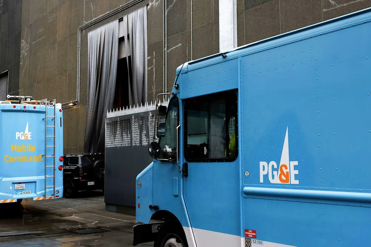 More than 2,400 PG&E customers lose power in San Francisco