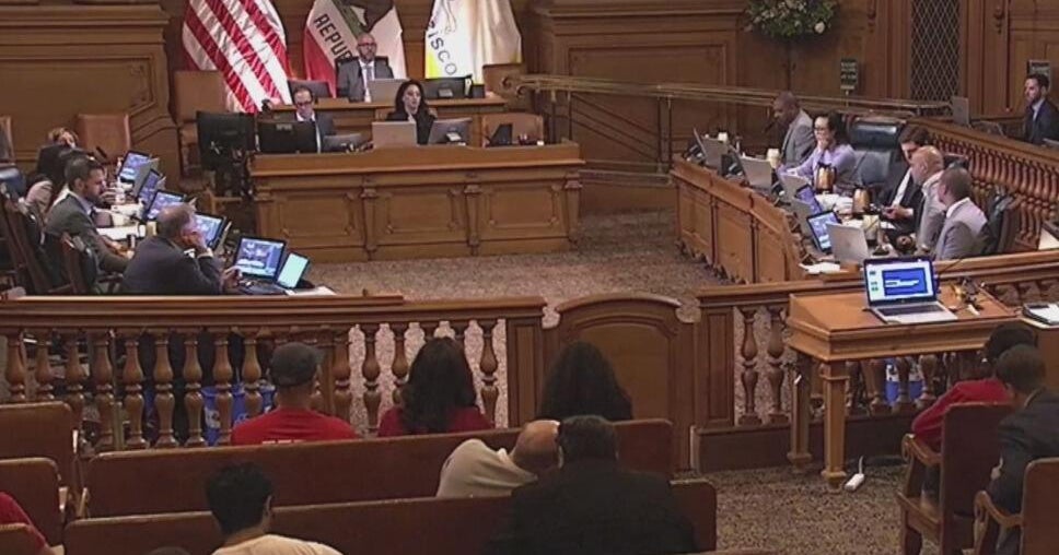 Kaiser mental health workers bring contract fight over AI to San Francisco City Hall hearing
