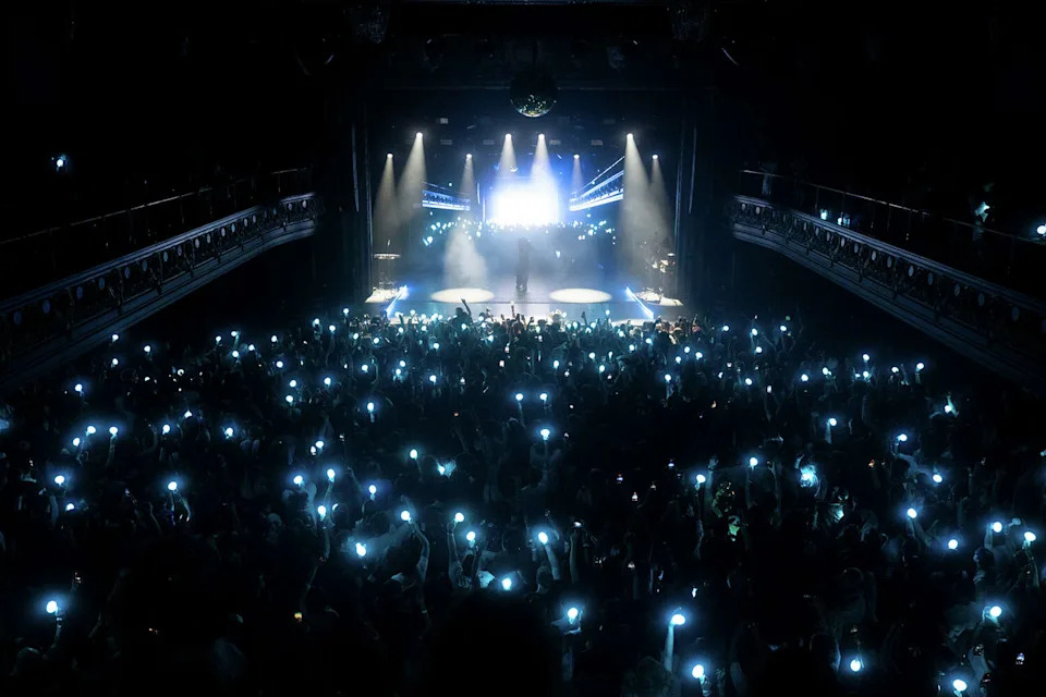 Fans bought special LED glowsticks for Underscores' show. (Theo LaBrusciano-Carris/For SFGATE)