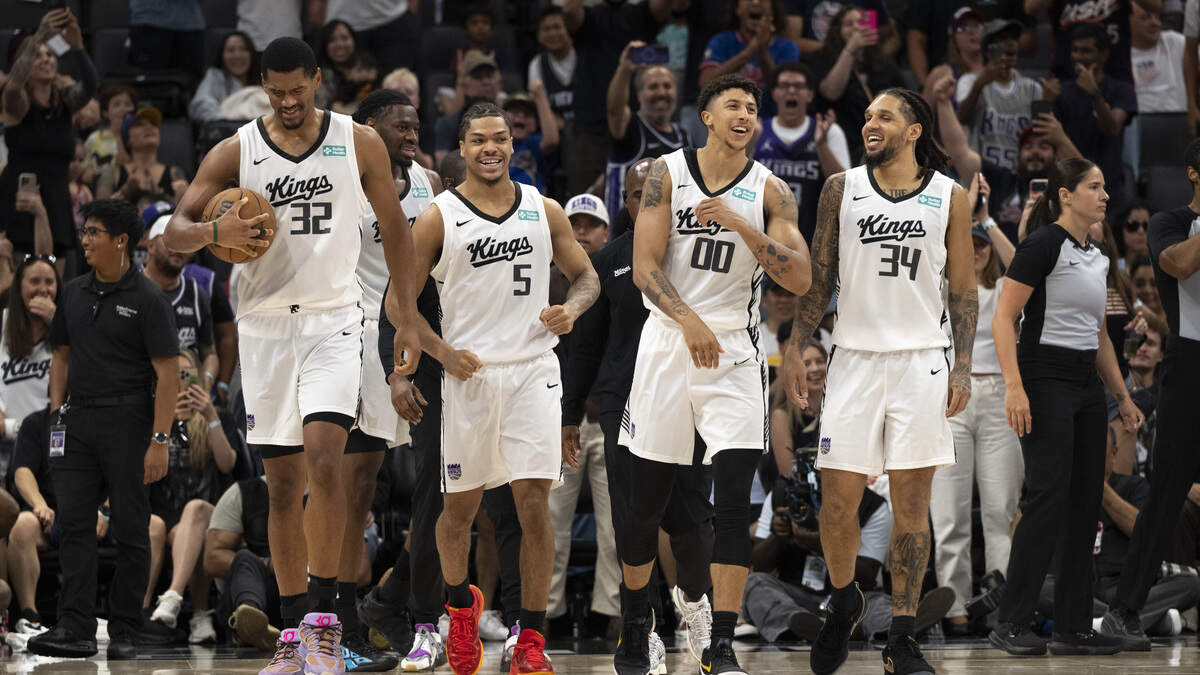 Acuff leads Kings comeback in wild win over Nets