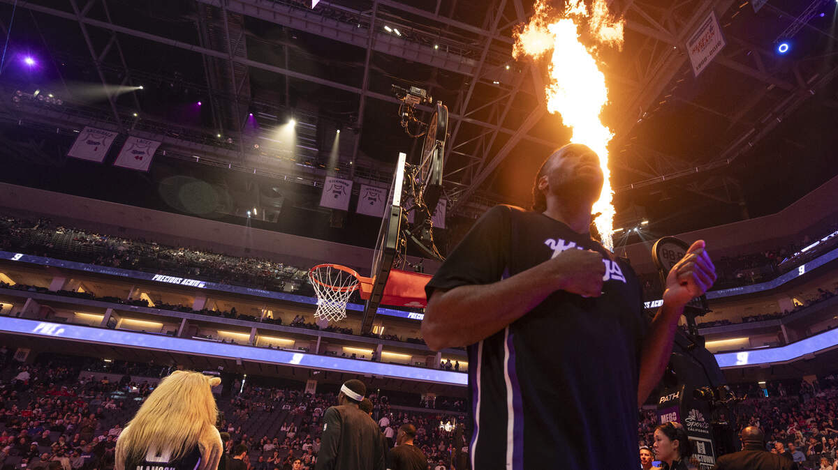 Veteran forward agrees to two-year deal with Kings