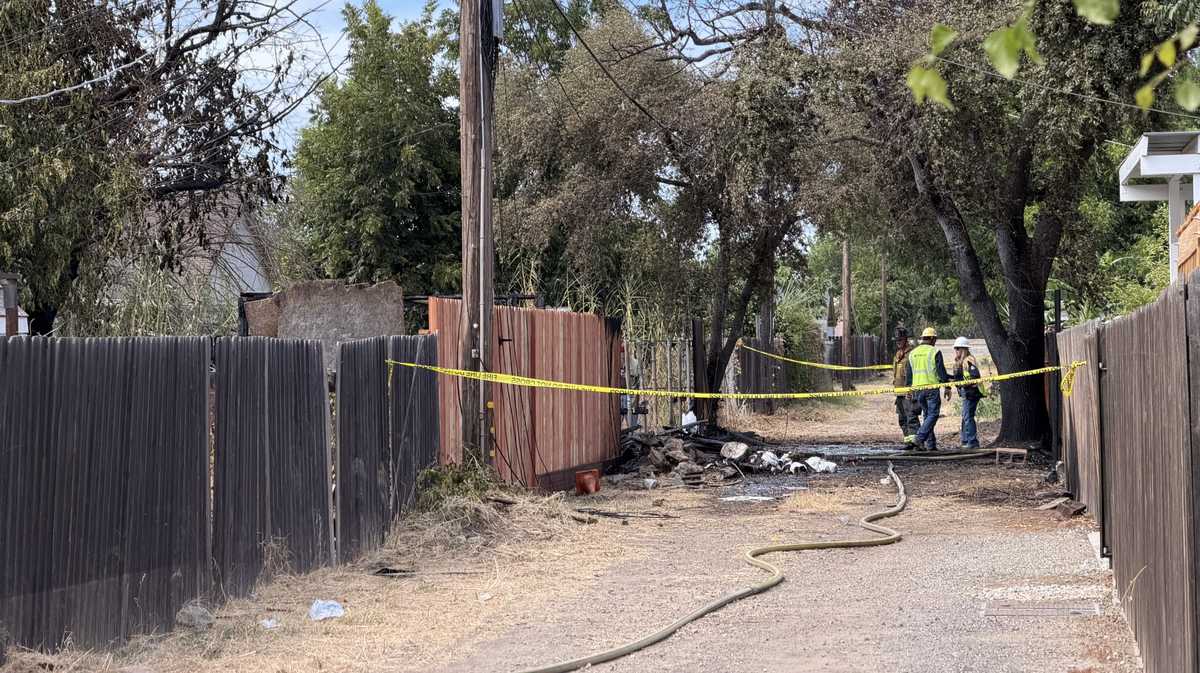 Powerlines electrocute Sacramento firefighter battling fire