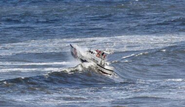 Good Samaritan rescues fisherman from life raft off Long Beach