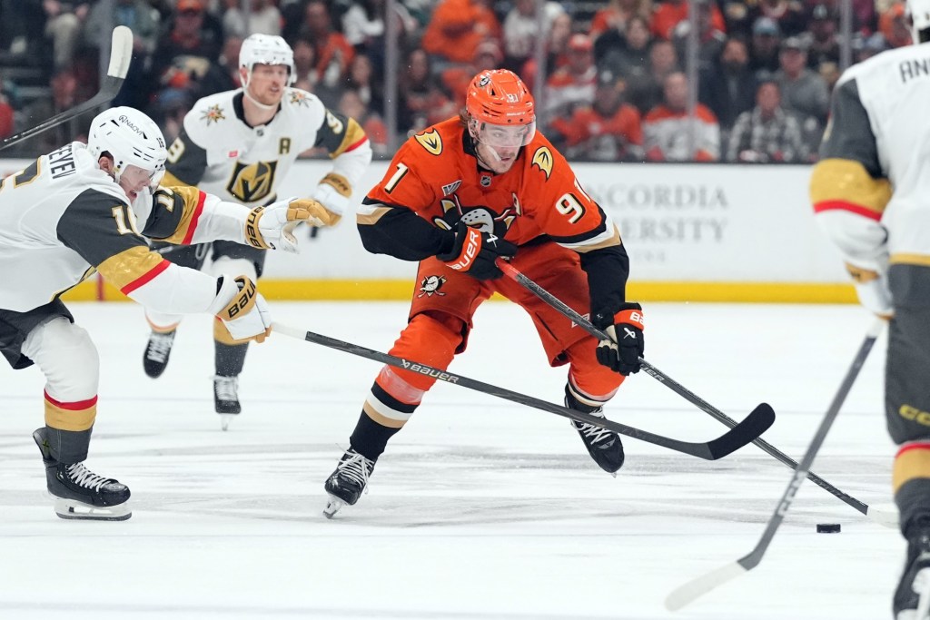 Flyers tender offer sheet to Ducks' Leo Carlsson worth $90 million