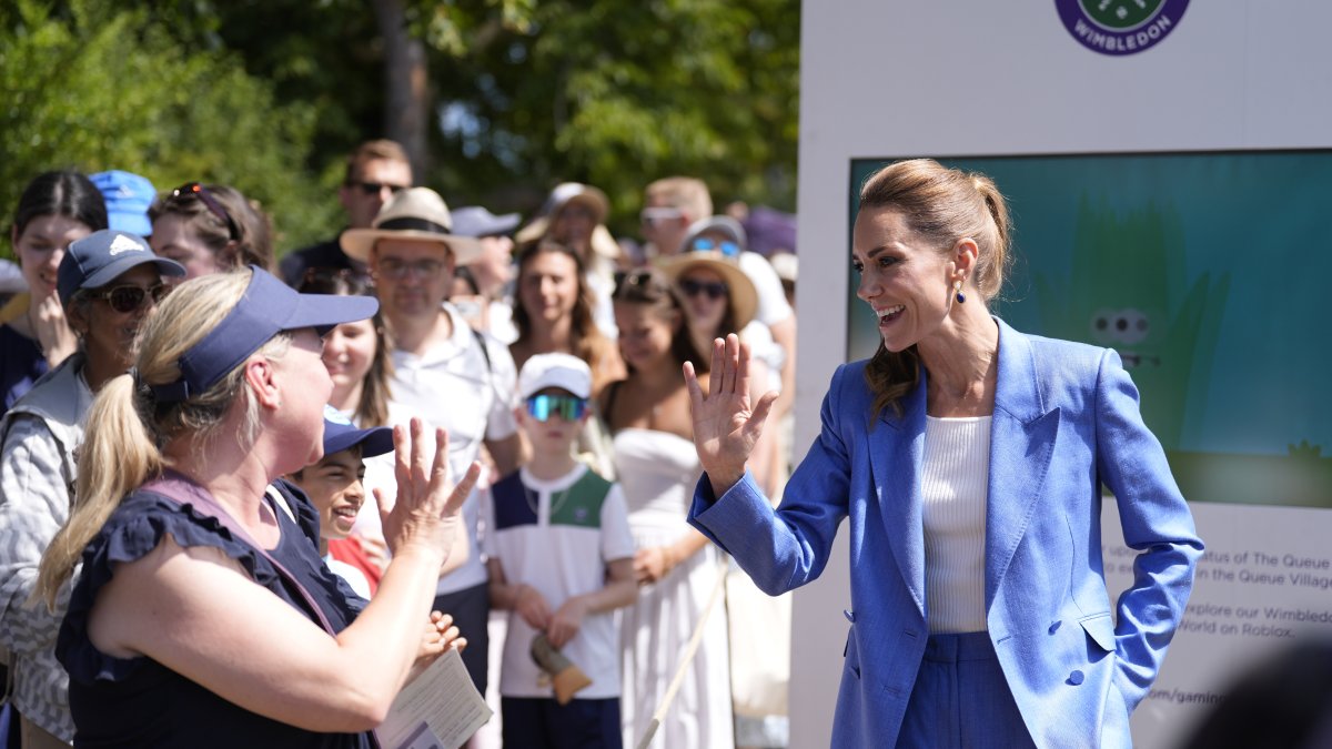 Princess Kate returns to Wimbledon and greets tennis fans – NBC Los Angeles