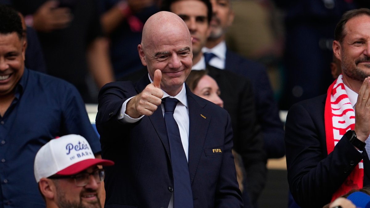 Flight hours and miles of World Cup travels of FIFA’s Infantino – NBC Los Angeles
