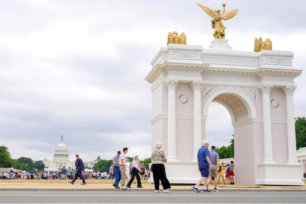 Trump's plan for triumphal arch in DC is getting another review
