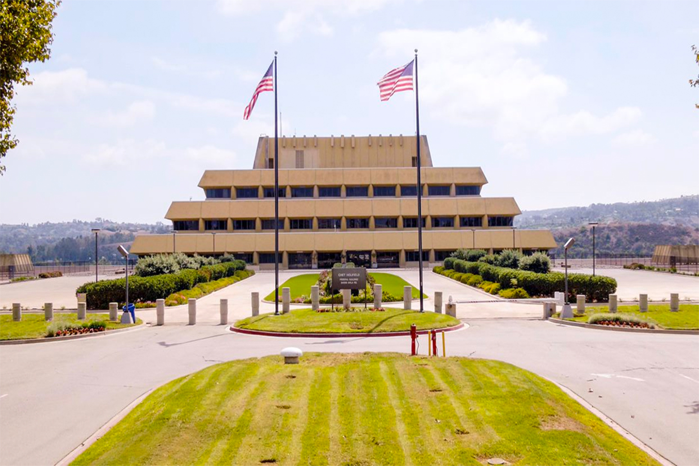 Hoag Wins Ziggurat With $207M Bid
