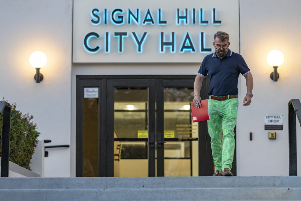 Signal Hill City Council votes for a 10% pay bump