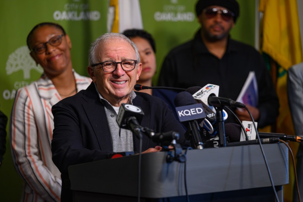 Oakland has changed its Coliseum sale, yet again. Here's how it will work.
