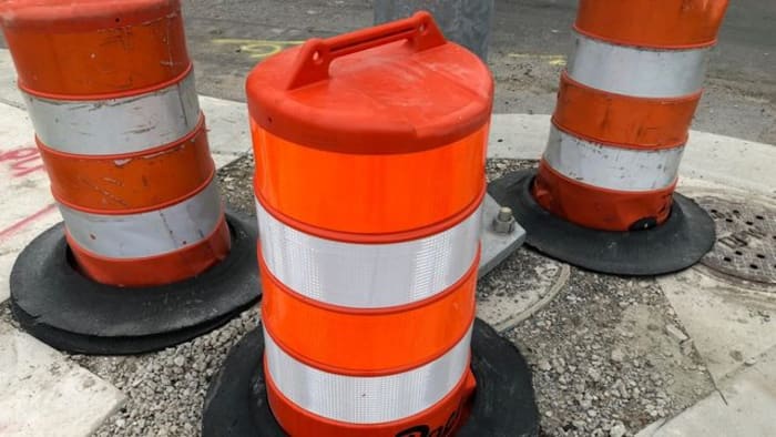 Crash closes SB I-75 near Grang Hall Road in Oakland County