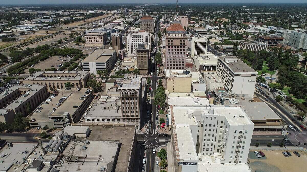 In 2025, California had approximately 39.3 million residents.