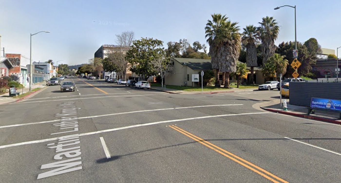 Authorities Investigate Fatal Shooting of Elderly Man at North Oakland Bus Stop