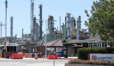 California debate over oil refinery penalty, price gouging