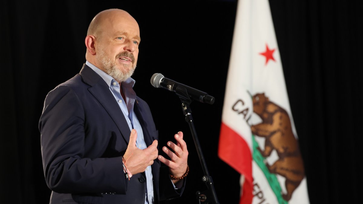 Steve Hilton speaks at campaign event in Boyle Heights – NBC Los Angeles