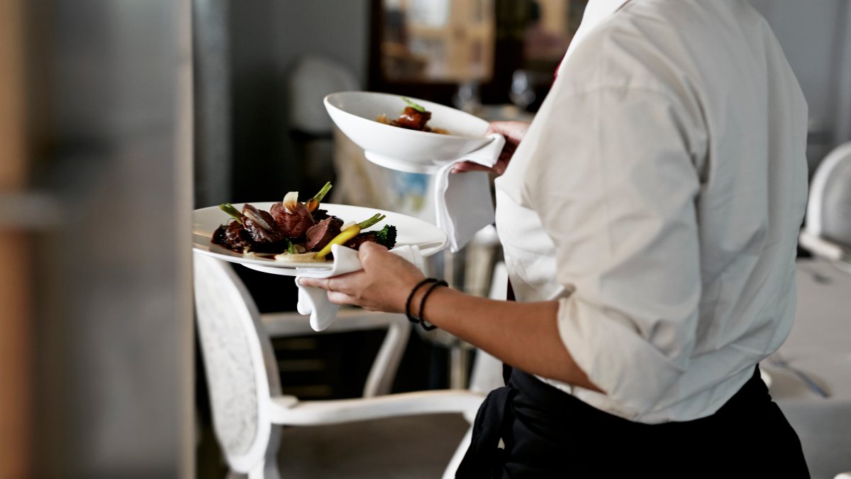 San Diego hospitality minimum wage increase takes effect – NBC 7 San Diego