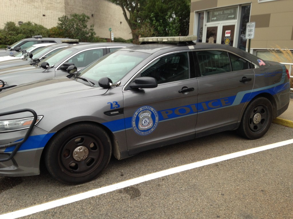Woman killed while crossing 8 Mile Road in Oakland County – The Oakland Press
