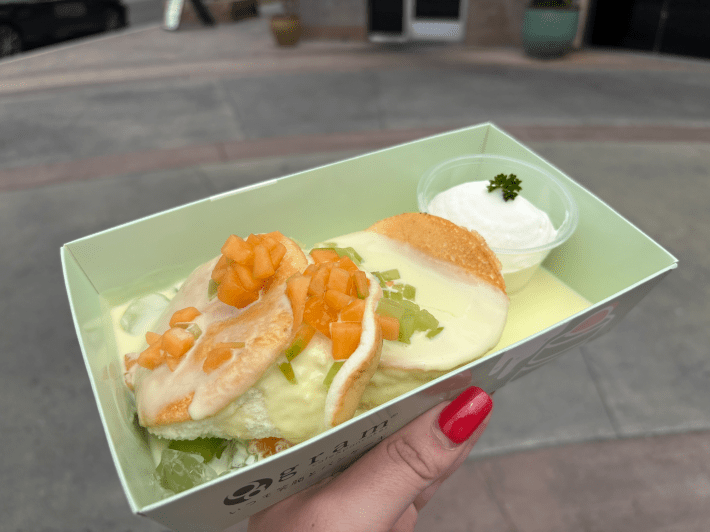 souffle pancakes with fresh melon and melon jelly