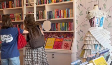 Los Angeles Indie Book Crawl delivers crowds, Christmas-sized sales – Daily News