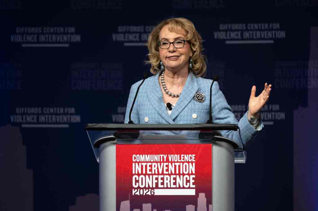 Former Rep. Gabby Giffords inspires LA audience at violence intervention conference – Daily News