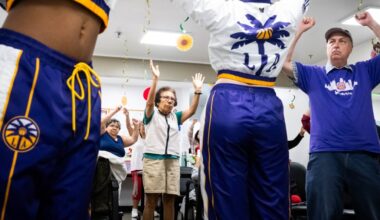 Seniors get a taste of LA Sparks-style fitness – Daily News