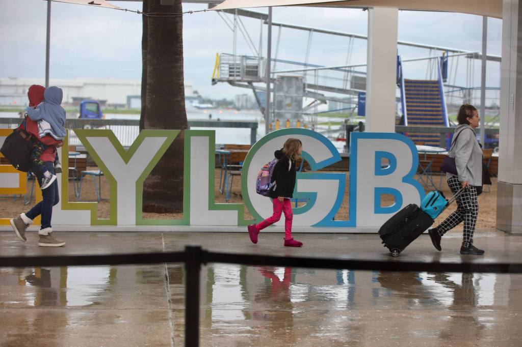 Long Beach Airport to reconstruct taxiway with help from $27M federal grant – Press Telegram