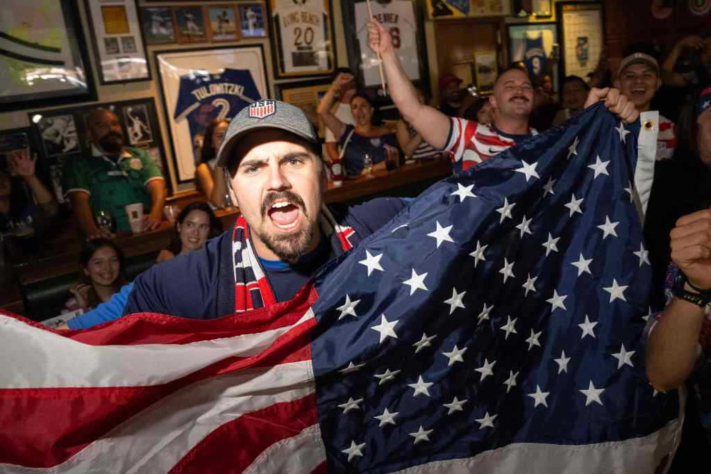 U.S. fans cheer, celebrate another win in Long Beach, Carson and beyond – Press Telegram