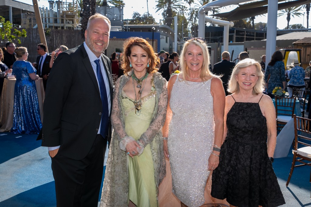 Shirley Wild: Aquarium of the Pacific raised $900,000 at Blue Whale Gala and Summer Splash – Press Telegram