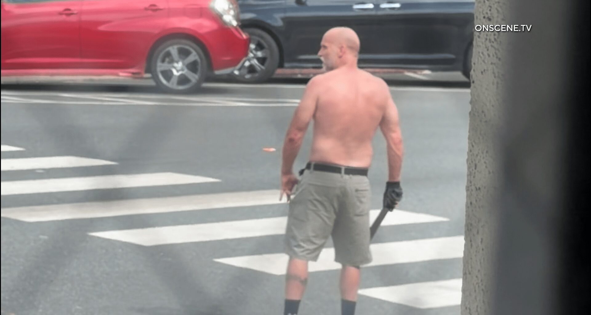 Machete-Wielding Suspect Shot By Police Outside Hospital – ONSCENE.TV