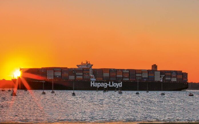 Hapag-Lloyd vessel Hapag-Lloyd vessel