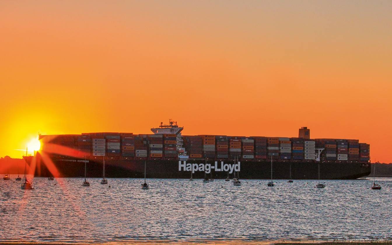 Hapag-Lloyd vessel