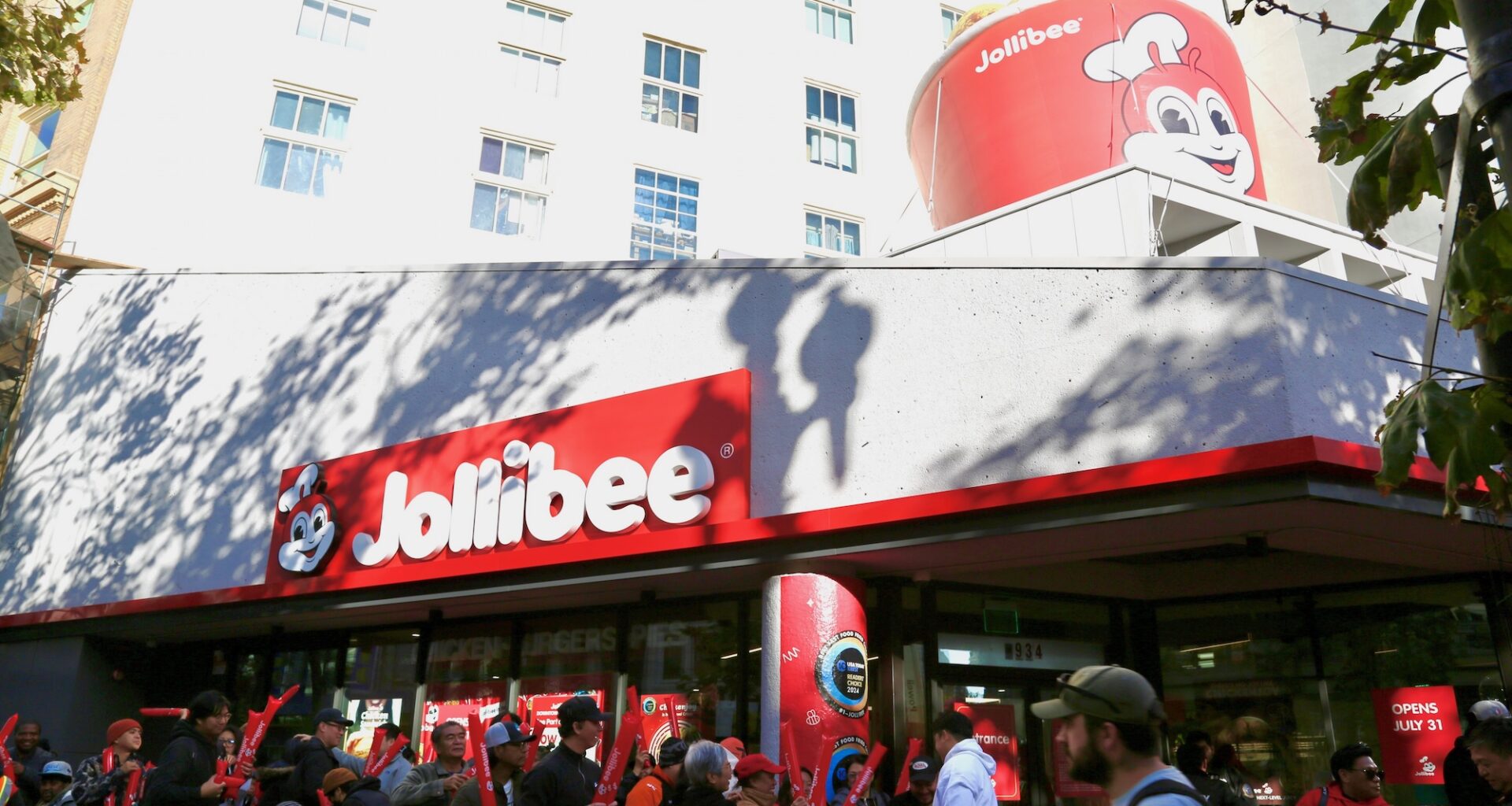 Jollibee returns to San Francisco after 15 years