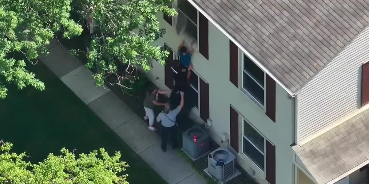 Deputy rescues 2 children from second-story window during Oakland County house fire