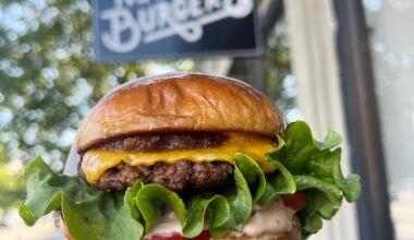 2 Oakland burger spots close in June