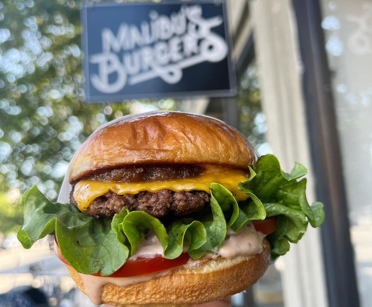 2 Oakland burger spots close in June