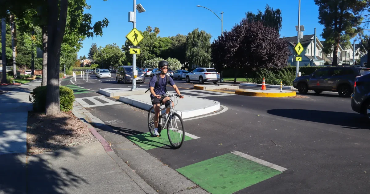 Mountain View bike lane project draws mixed reviews