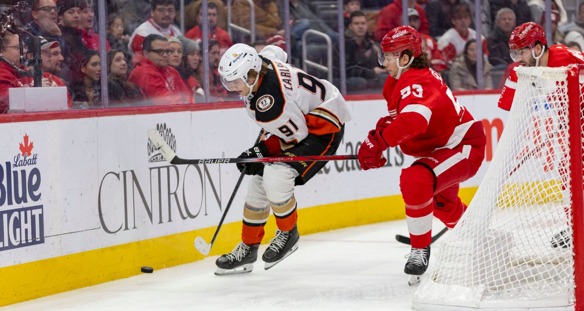 The Daily: Flyers Offer Sheet Carlsson; Centers at Premium