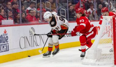 The Daily: Flyers Offer Sheet Carlsson; Centers at Premium