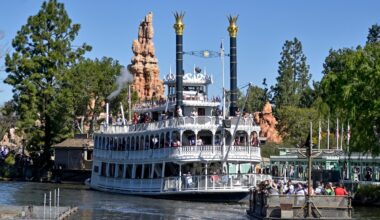 Disneyland employee jumps into Rivers of America on a hot summer day – Orange County Register