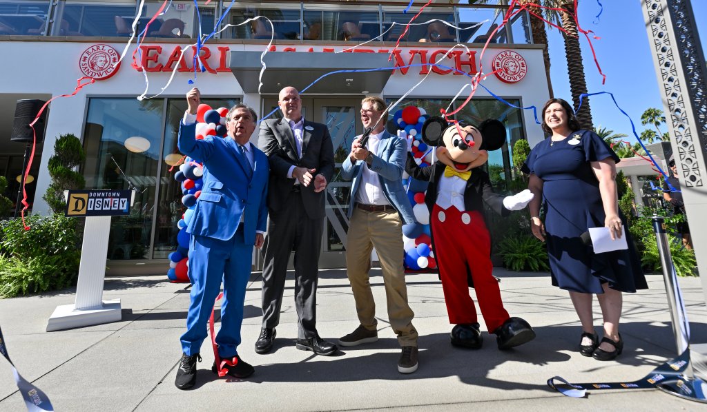 The 12th Earl of Sandwich stops by the new Downtown Disney restaurant for a bite – Orange County Register