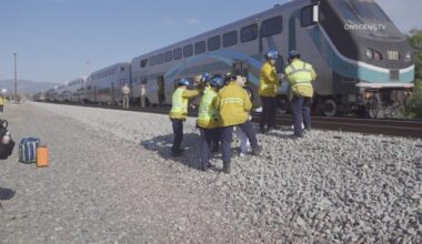 Metrolink train bound for Inland Empire stalls in Anaheim Hills, 500 passengers evacuated – Orange County Register