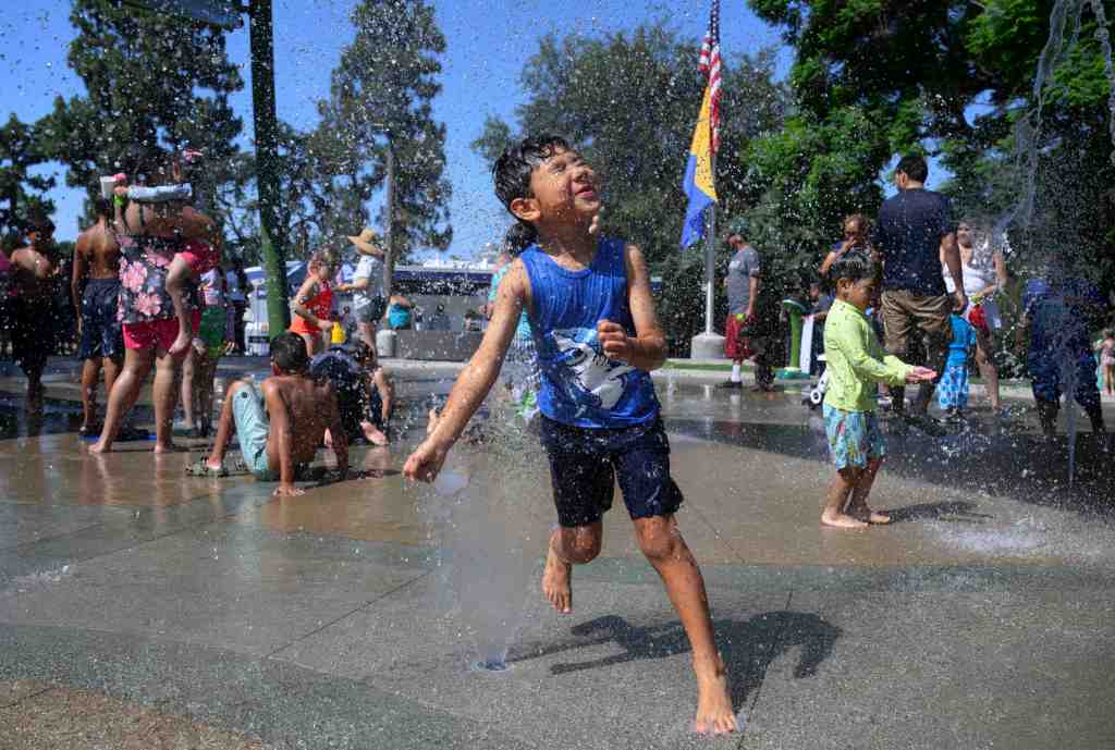 Santa Ana opens first dedicated splash pad at Portola Park – Orange County Register