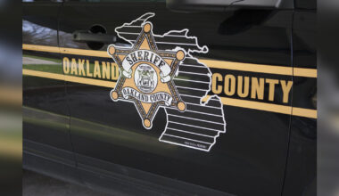 Head-on crash in Oakland Township leaves man dead