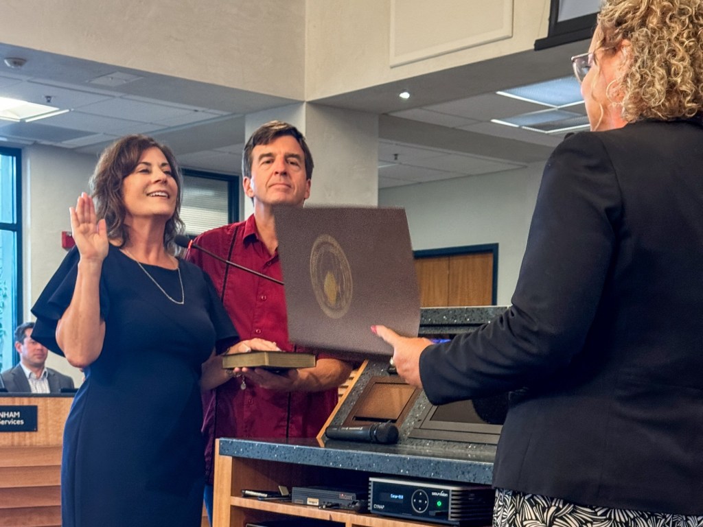 Anita Edmondson sworn in to represent District 2 on Poway City Council