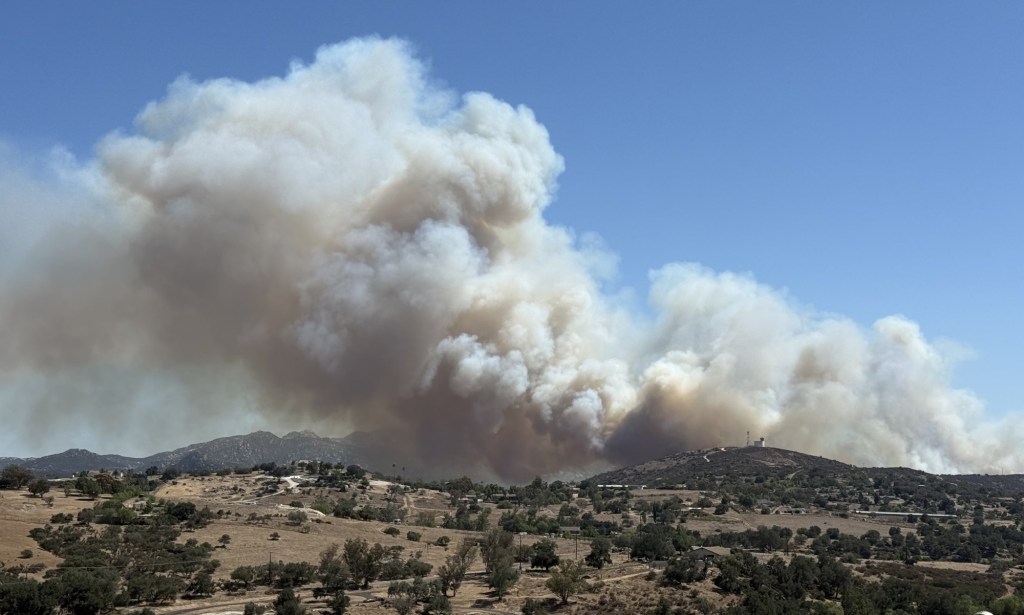 Evacuations ordered after brush fire breaks out in Ramona